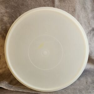Round Tupperware Vintage 12" Pie, Cake, Or Cookie Keeper
